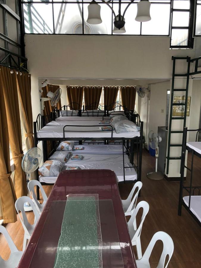 Apartment The Mansion: 18 Pax Budget Near Airport Terminal Pasay Manila